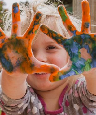 paint hands